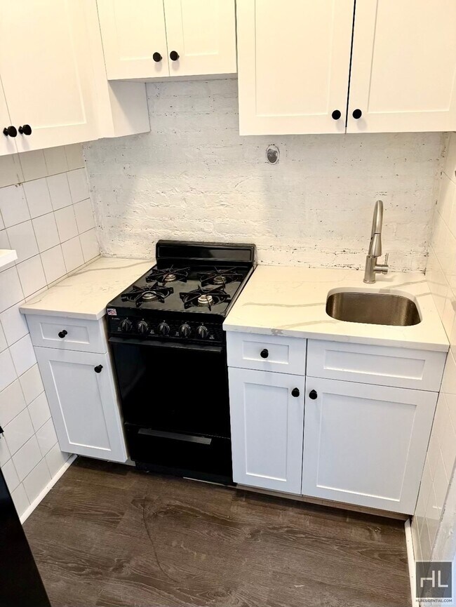 Foto del edificio - One bedroom plus office East 64th street