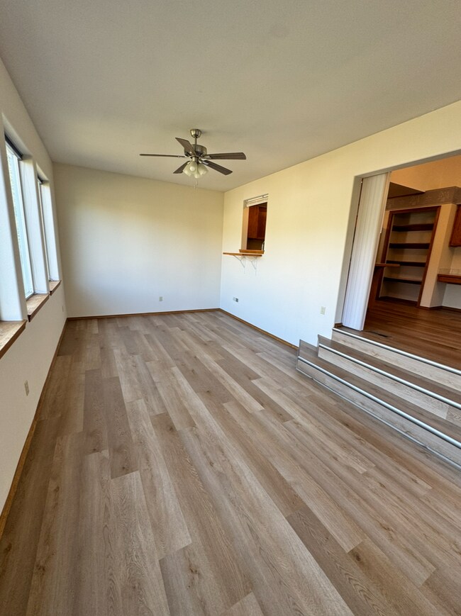 Building Photo - Available Now! Beautiful Valley Home!