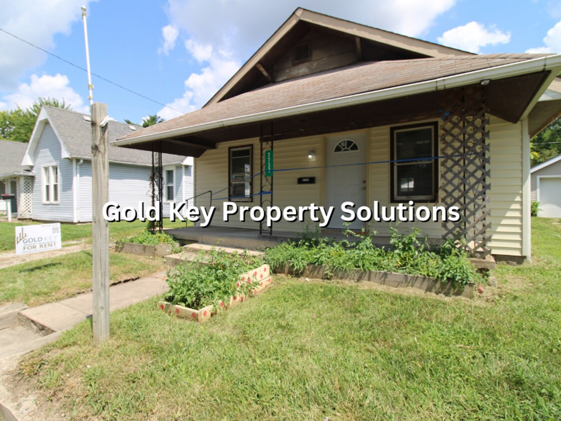 Foto principal - Fully Updated 2 BR 1 BA House with Covered...