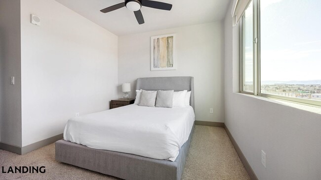 Building Photo - 300 E Fremont Pl