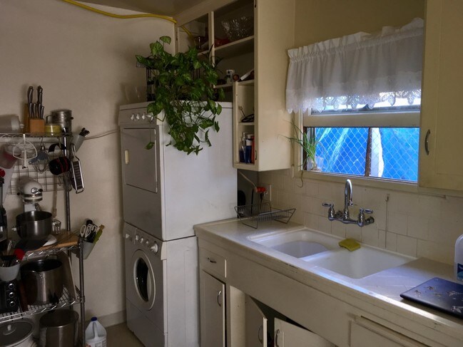 Foto del edificio - 4 Plex - South Bay