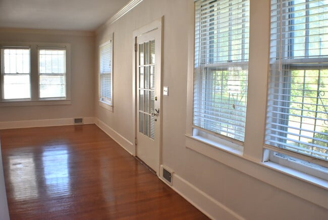Building Photo - 2522 Blossom St