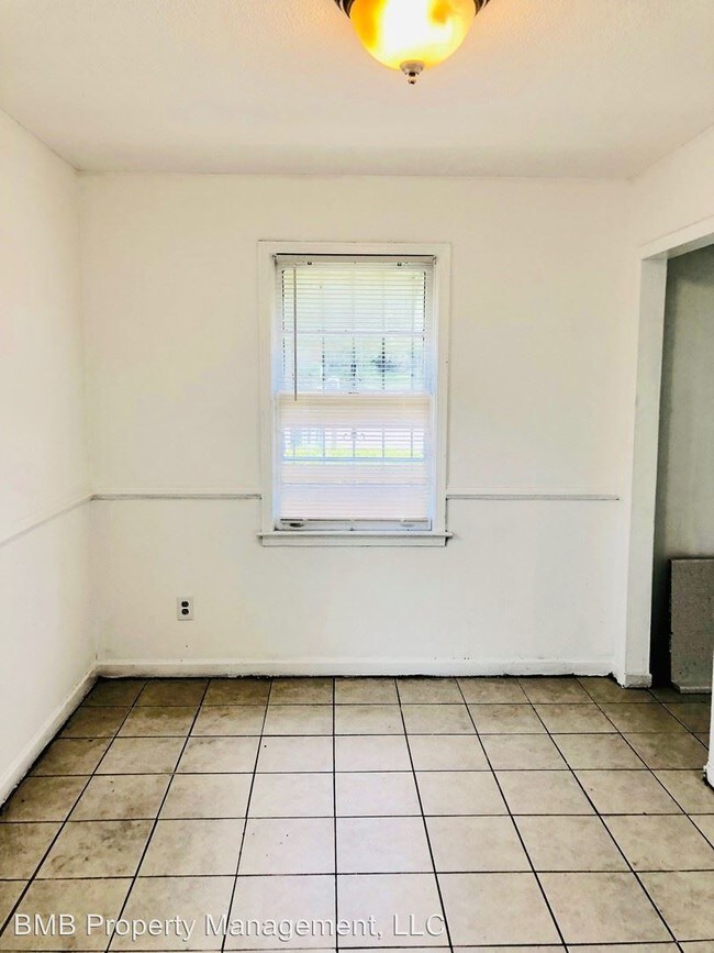 Building Photo - 3 br, 1 bath House - 1735 Champion Street