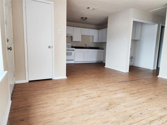 Foto del edificio - 4304 S Cravens Rd