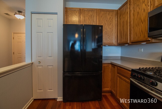 Building Photo - 2486 Golf Ridge Cir