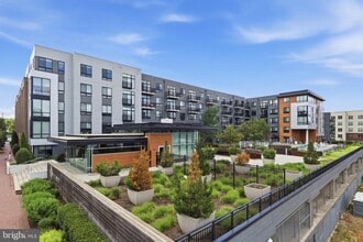 Building Photo - 145 Riverhaven Dr