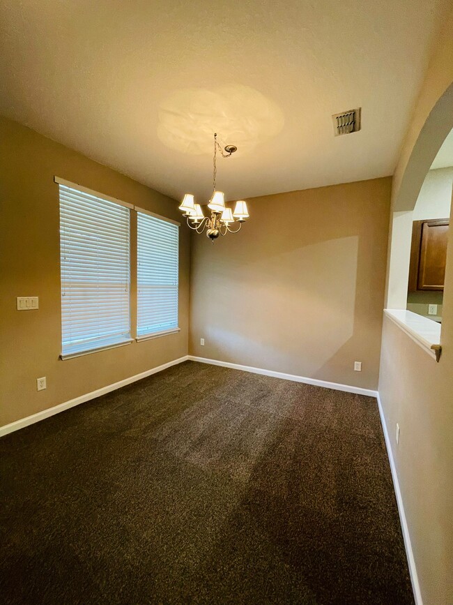Building Photo - 625 Oakleaf Plantation Pkwy