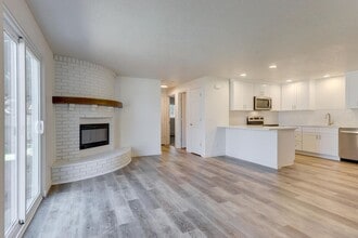 Building Photo - 9642 Hoff Dr