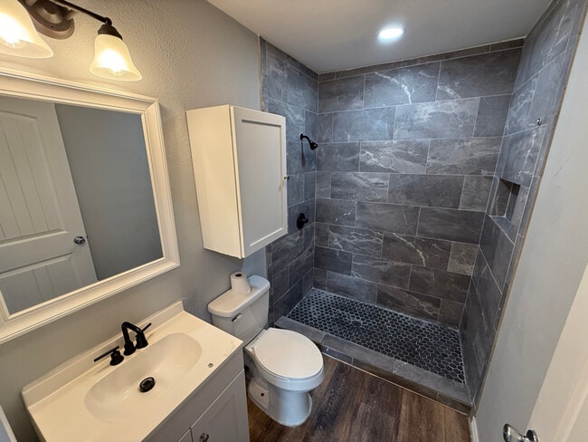 Building Photo - 411 W A Ave