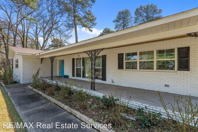Building Photo - 4 br, 2 bath House - 5409 Briarcliff Circle