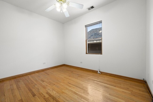 Building Photo - 613 W 43rd Pl