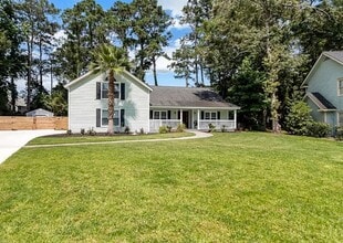 Building Photo - 115 E Coquena Cir