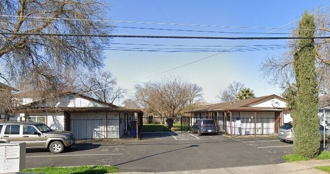 Building Photo - 3445 Altos Ave