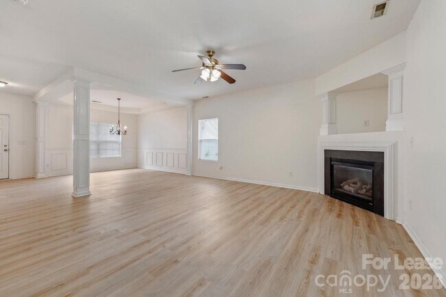 Foto del edificio - 7007 Advocator Ln