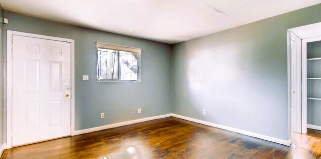 Building Photo - Sells Avenue