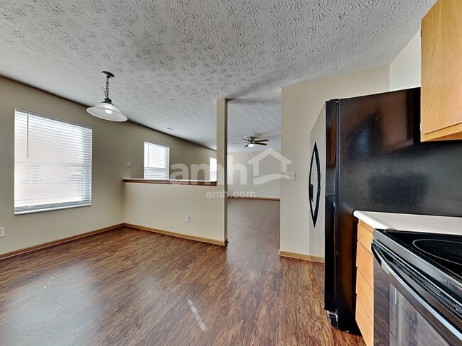 Building Photo - 12 Mynah Dr