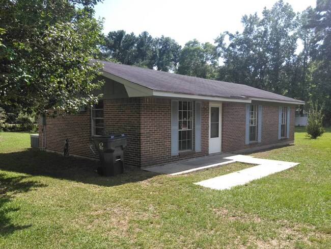 Building Photo - 2065 Marion Dr S