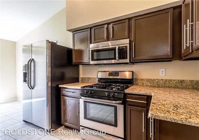 Building Photo - 1320 Baythorn Dr