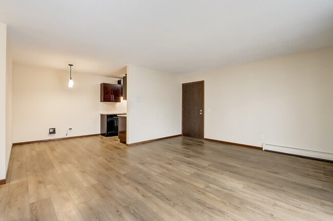 2BR, 1BA - 850SF - Living Room - Heathercrest Apartments