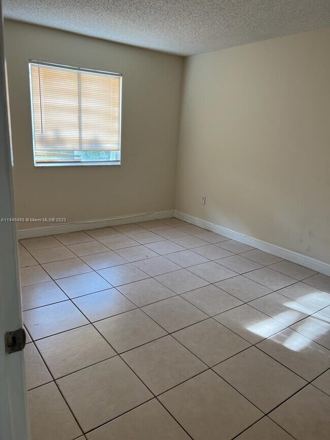 Foto del edificio - 15201 SW 80th St