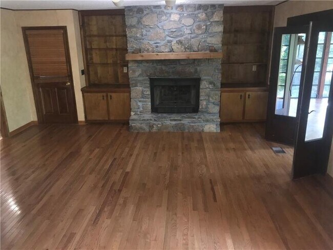 Foto del edificio - 1176 Ashley Lake Dr