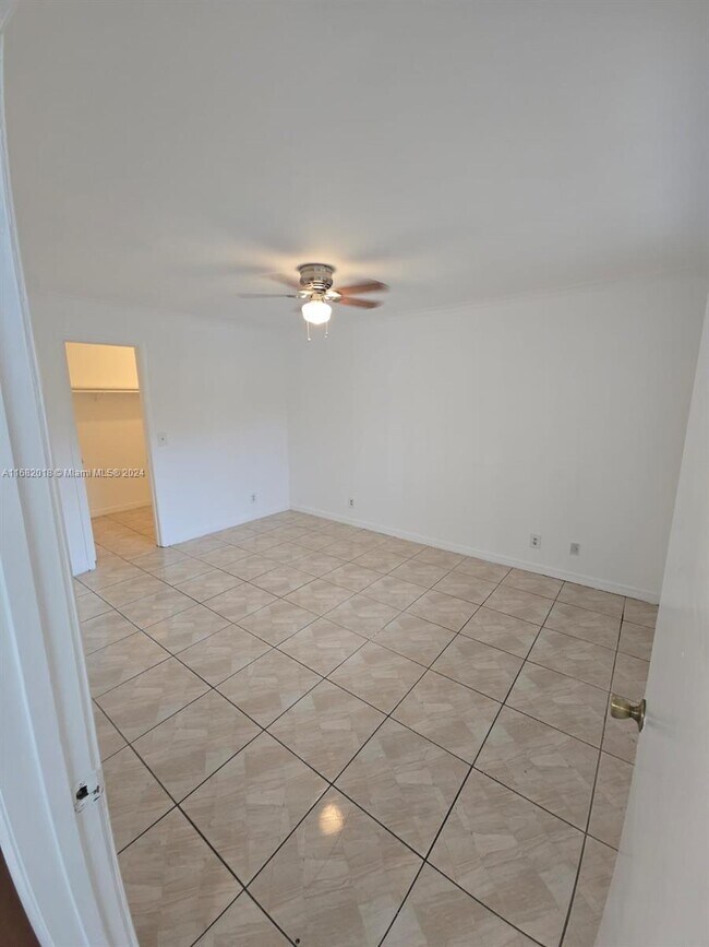 Foto del edificio - 4086 N Pine Island Rd