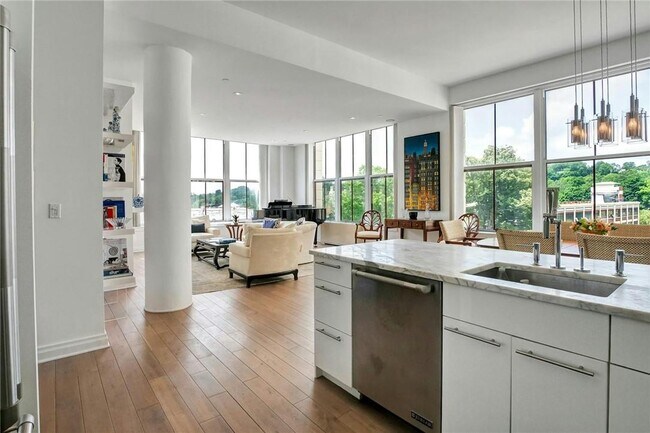 Foto del edificio - 1 Scarsdale Rd