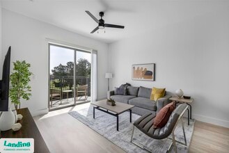 Building Photo - 650 E Sycamore St