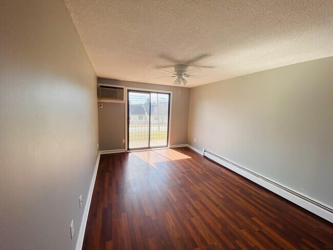 Foto del edificio - 625 W Lowell Ave
