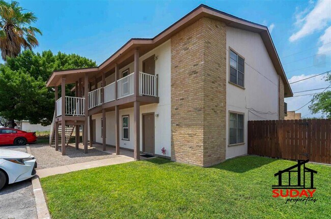 Foto del edificio - 209-209 Fletcher Dr