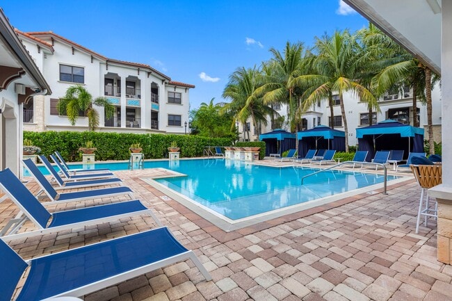 Building Photo - Miramar Park Apartments
