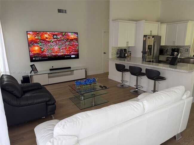 Foto del edificio - 8611 NW 51st Ct