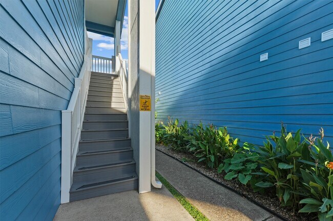 Foto del edificio - 3506 Cove View Blvd