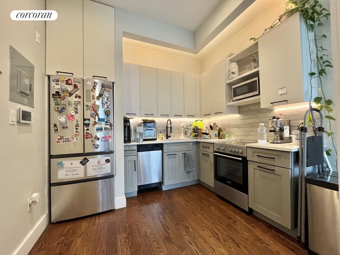 Foto principal - 1009 Willoughby Ave