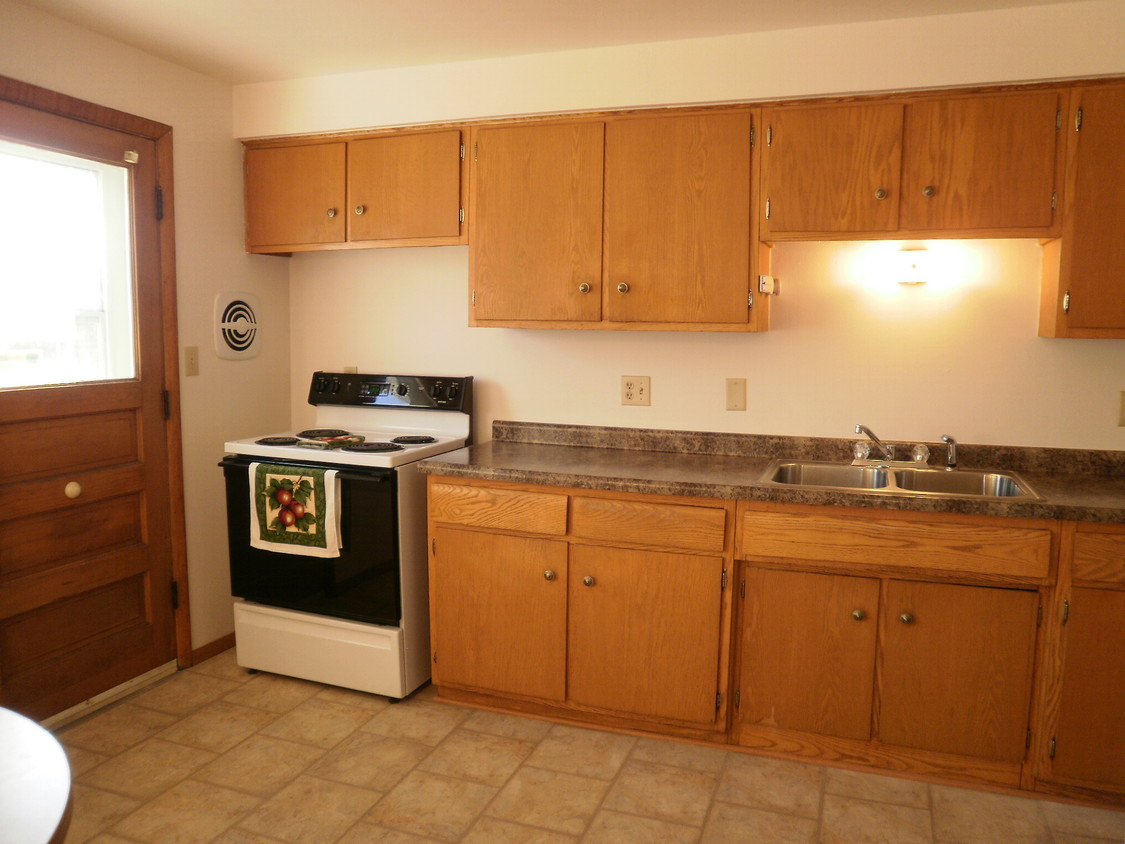 Kitchen - 709 W Cecil St
