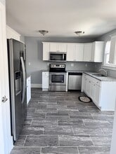 Building Photo - 509 Hickory Cir