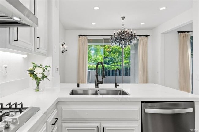 Building Photo - 52 Brigmore Aisle