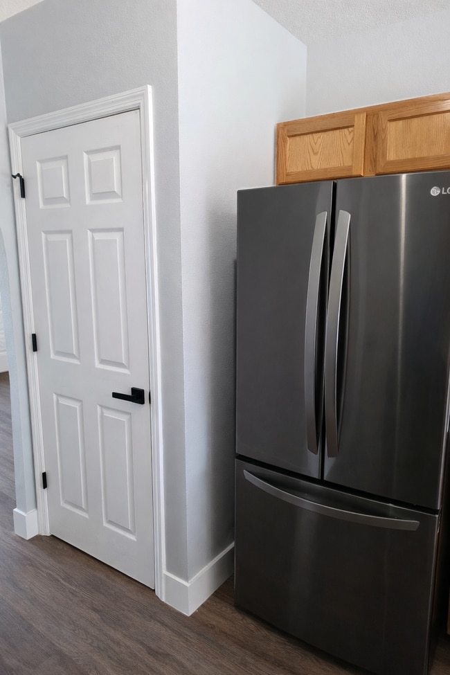 Building Photo - 1451 Swan Ct