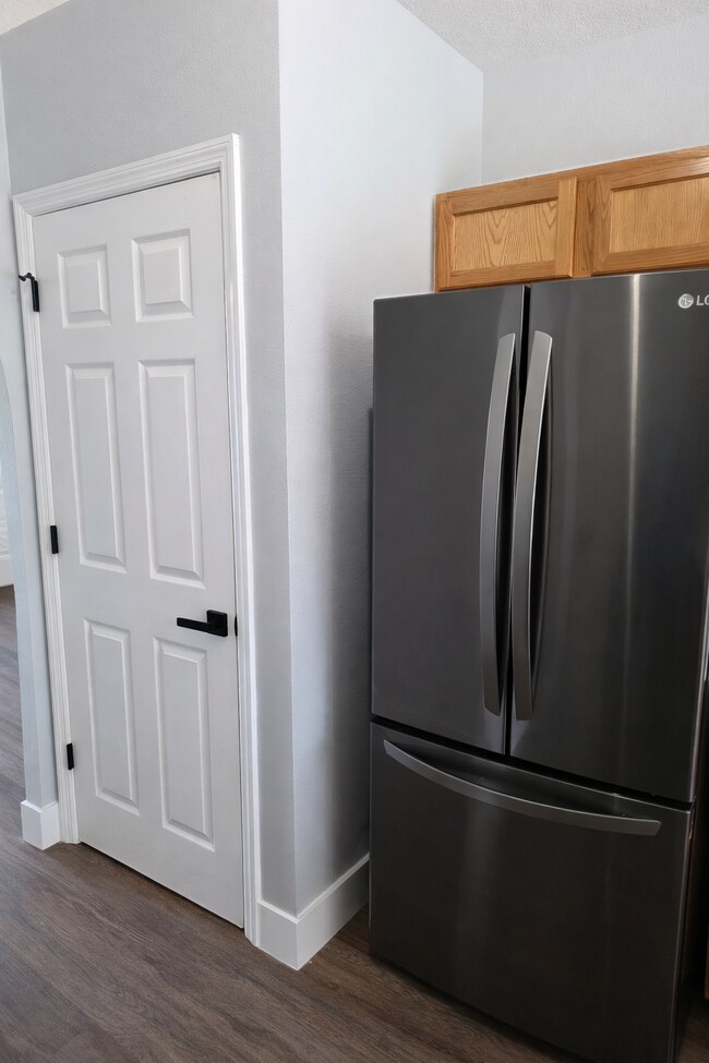 Foto del edificio - 1451 Swan Ct