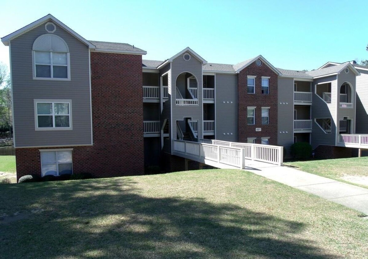 Primary Photo - 661 Bartons Landing