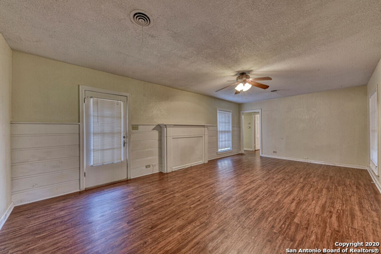 Primary Photo - 3 Bedroom/1 Bath Dream Hill Estates