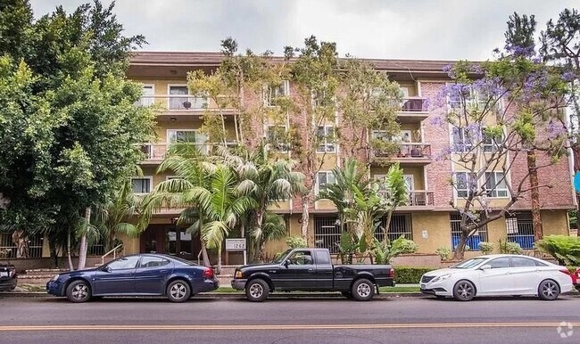 Building Photo - 1262 S Barrington Ave