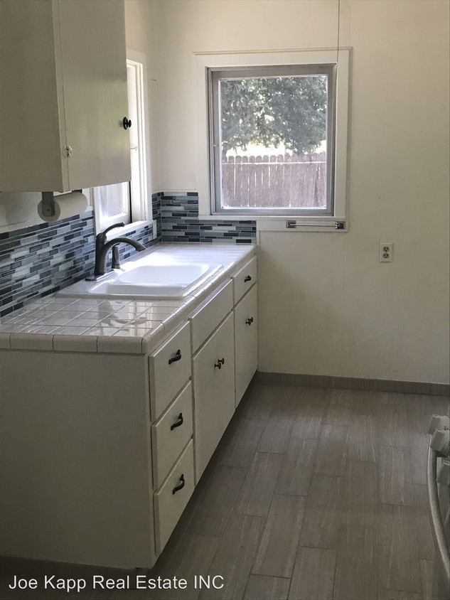 Building Photo - 2 br, 1 bath House - 147 N Arnaz St