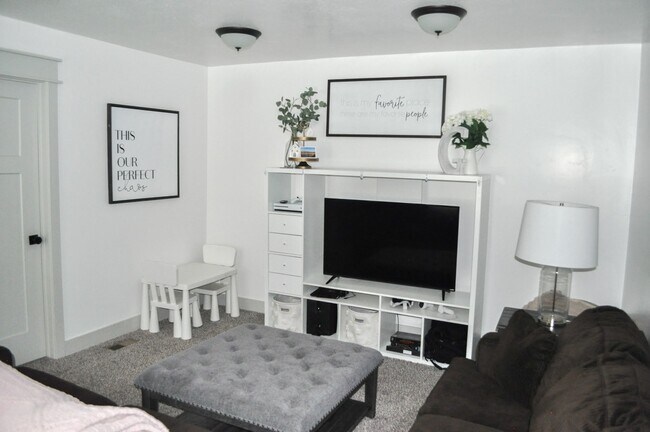 Foto del edificio - 1465 N 1250 E