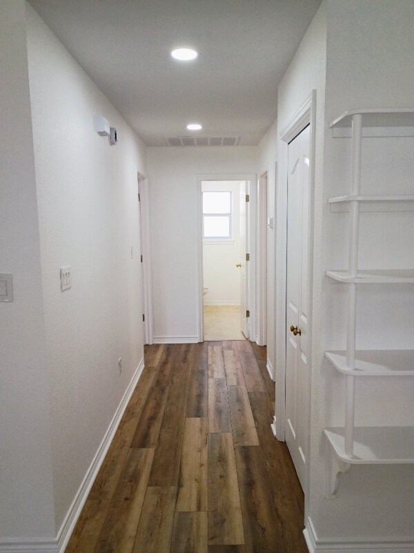 Building Photo - 1517 Northwood Dr