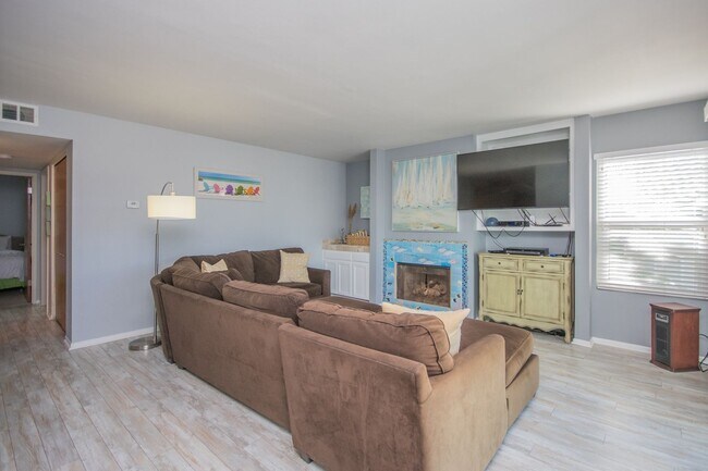 Foto del edificio - 2 Bed & 2 Bath Beach Condo with ocean view!