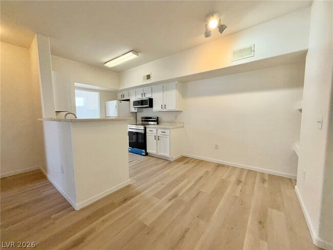 Foto del edificio - 2615 W Gary Ave