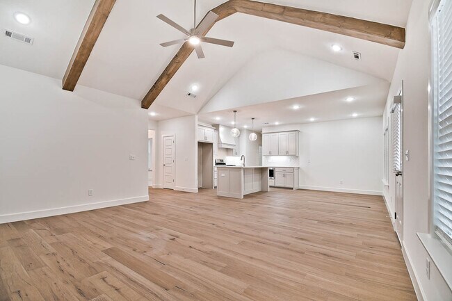 Foto del edificio - 2 Rothbury Ln