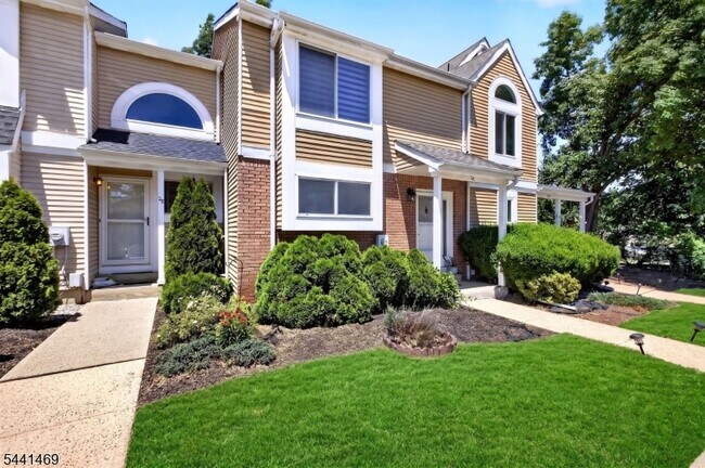 Building Photo - 22 Bradovra Ct