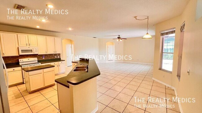 Foto del edificio - 7823 Fernleaf Dr